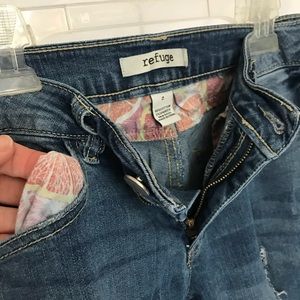 FUN, Trendy REFUGE “skinny ripped jeans” sz 2